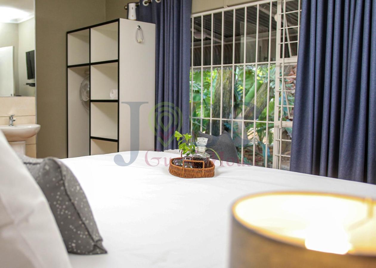 Jose Guesthouse Kempton Park Exterior photo